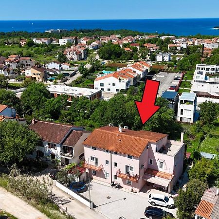 Apartment Studio Baric Porec Bagian luar foto